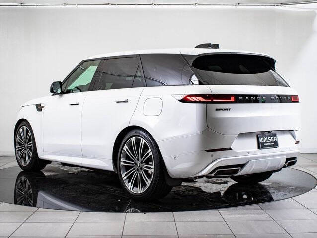 2025 Land Rover Range Rover Sport P460e Dynamic SE