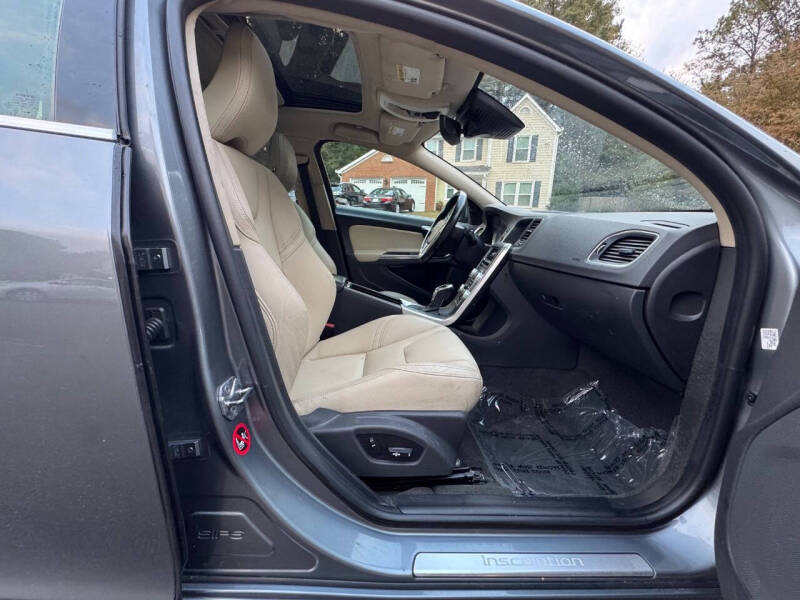 2018 Volvo S60 T5 Inscription Platinum