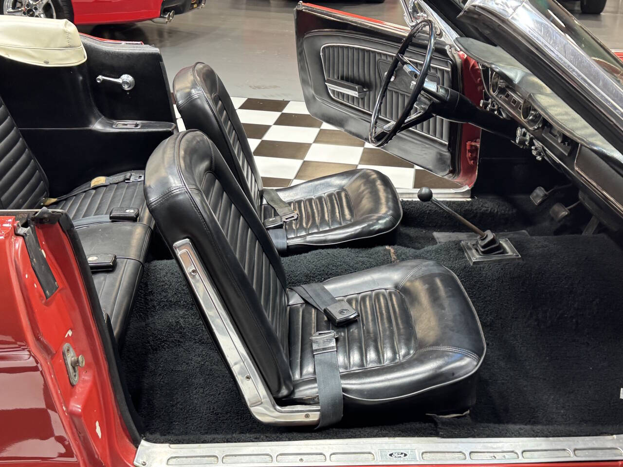 1965 Ford Mustang 4
