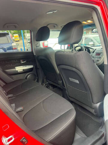 2012 Kia Soul +