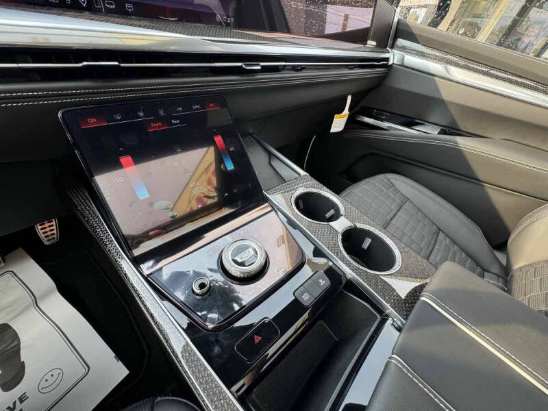 2025 Cadillac Escalade-V