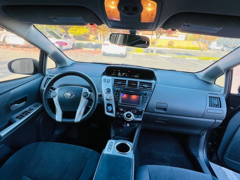 2014 Toyota Prius v Three