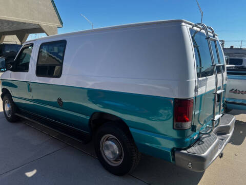 2005 Ford E-Series E-250