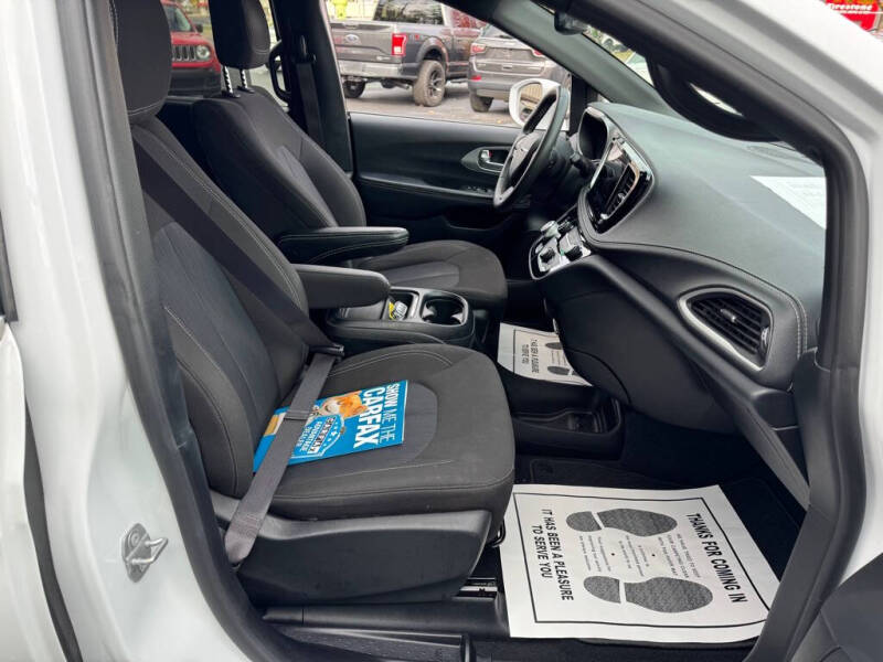 2022 Chrysler Pacifica Touring