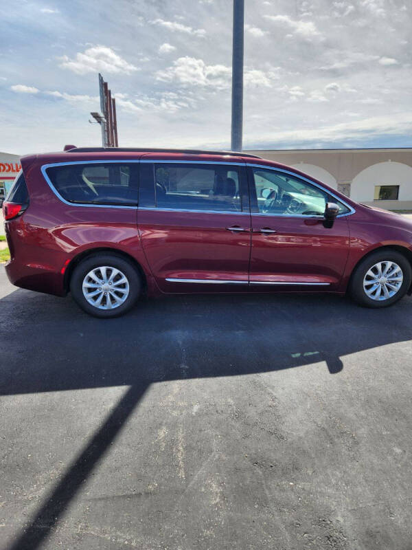 2017 Chrysler Pacifica Touring Plus
