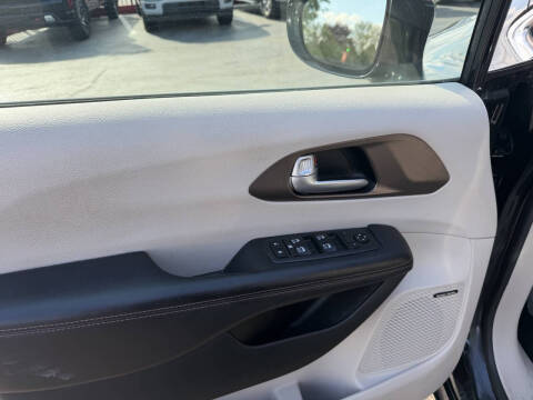 2018 Chrysler Pacifica Touring L Plus