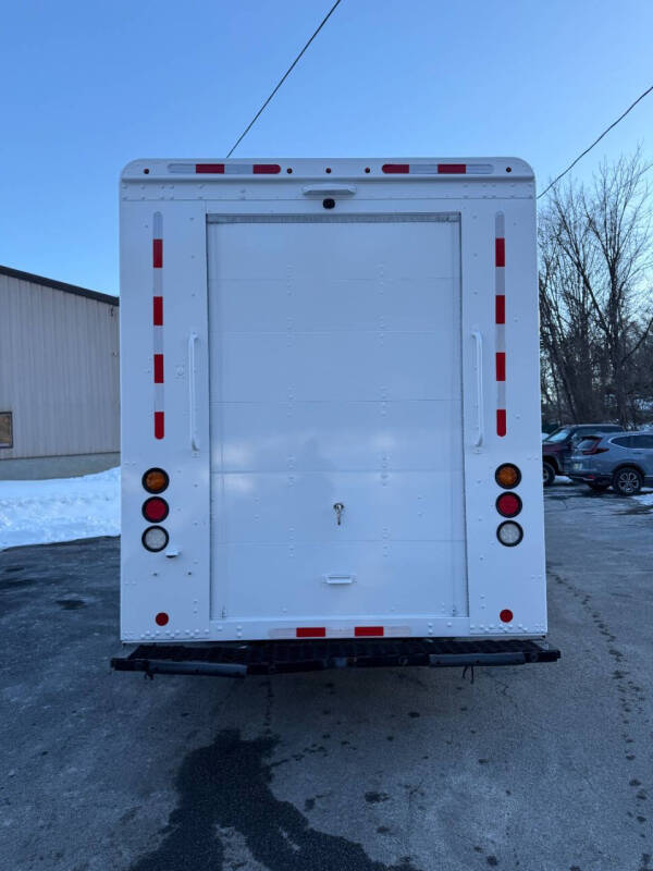 2021 Freightliner MT45 Chassis