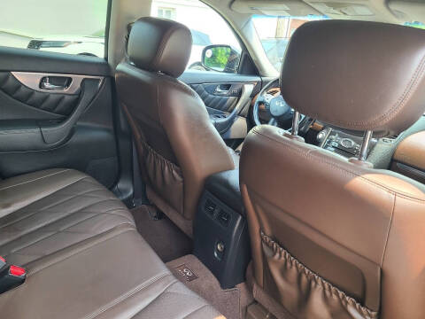 2011 Infiniti FX35