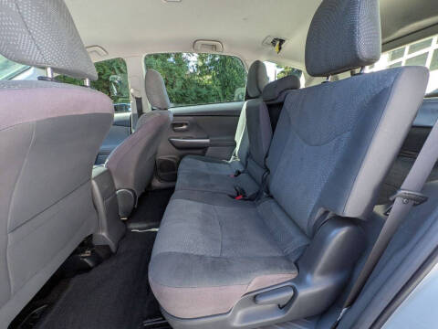 2012 Toyota Prius v Two