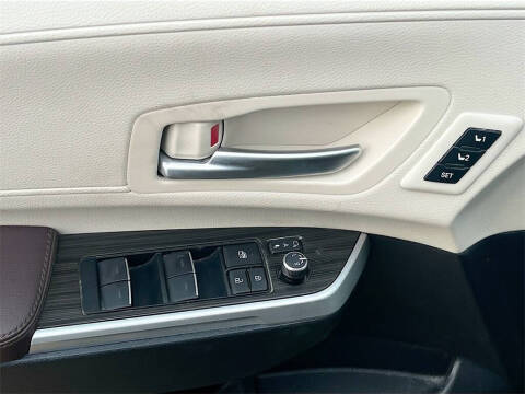 2024 Toyota Sienna Platinum 7-Passenger