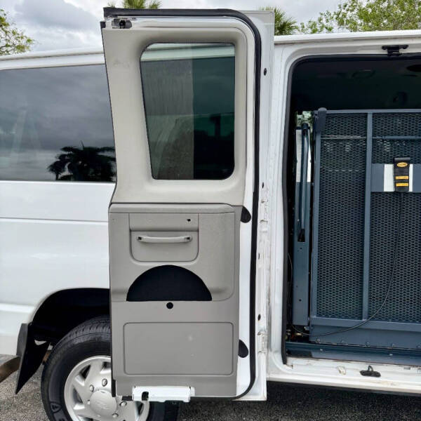 2011 Ford E-350