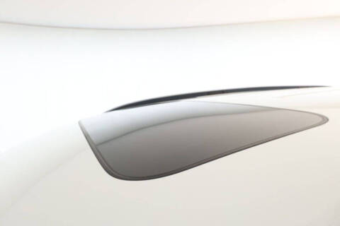 2022 Honda Pilot Touring w/Rear Captain's Chairs