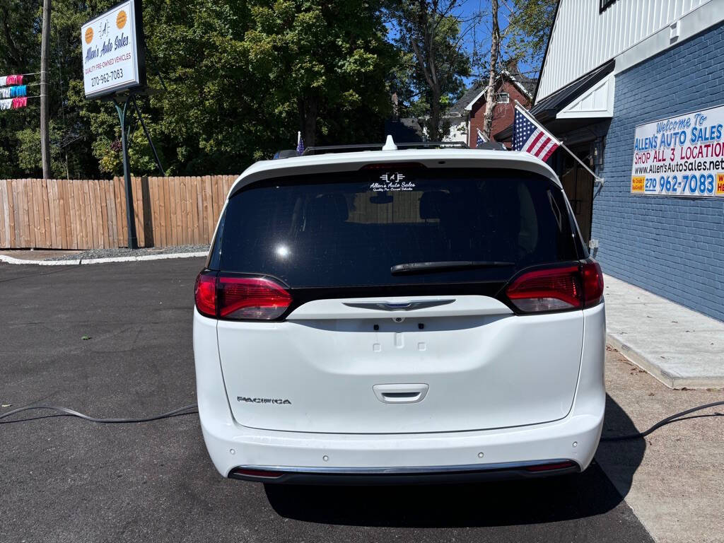 2019 Chrysler Pacifica for sale at Michael Johnson @ Allens Auto Sales Hopkinsville in Hopkinsville, KY