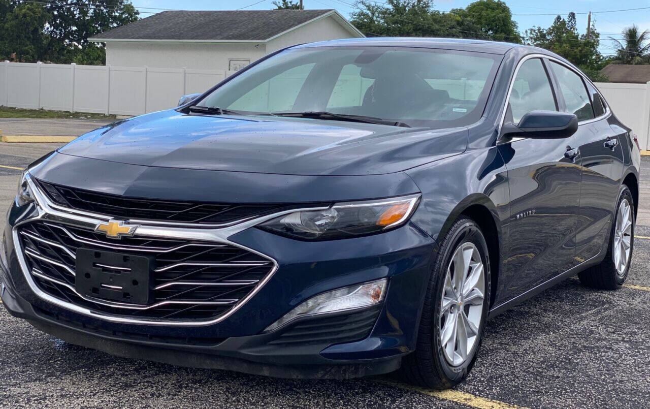 2020 Chevrolet Malibu Sedan - $22,800