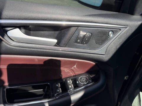 2020 Ford Edge Titanium