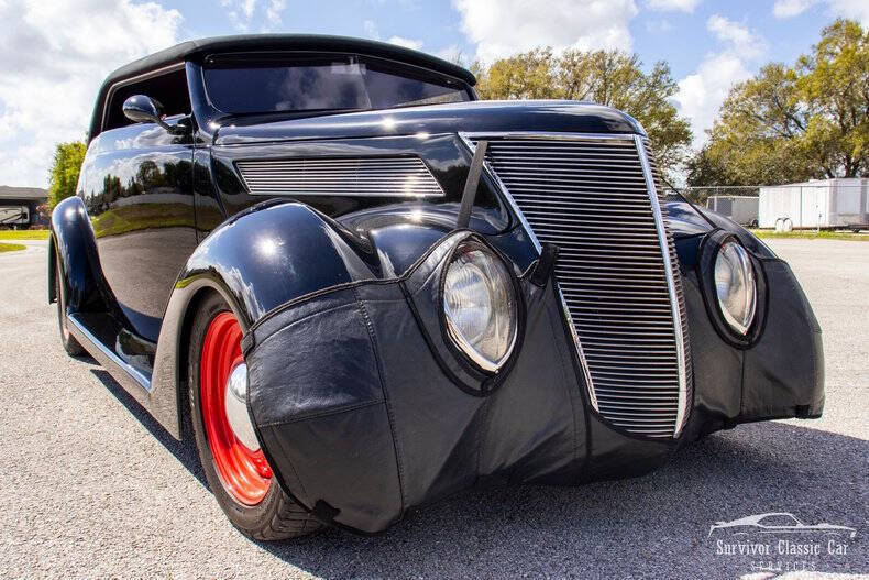 1937 Ford Cabriolet