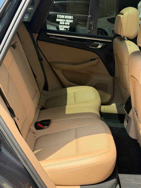 2023 Porsche Macan