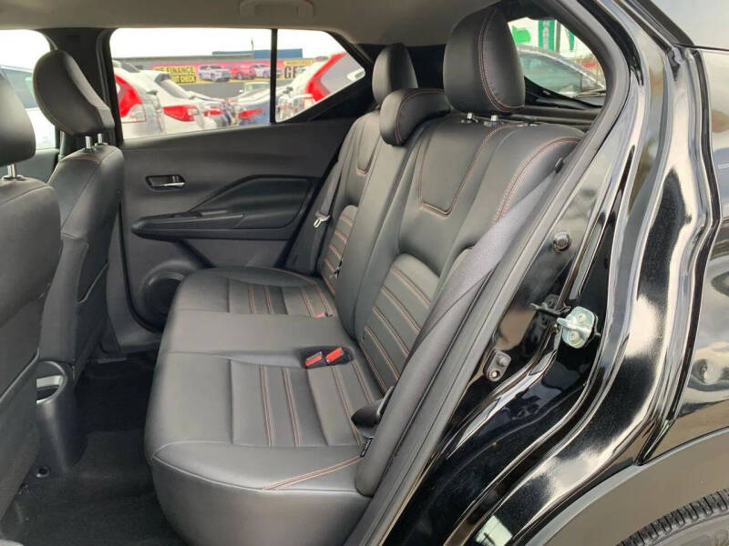 2020 Nissan Kicks SR