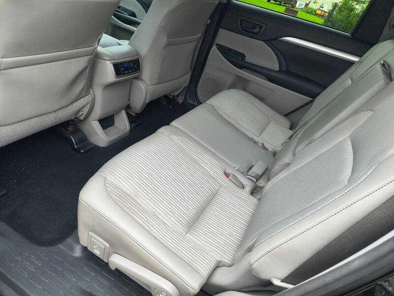 2015 Toyota Highlander LE Plus