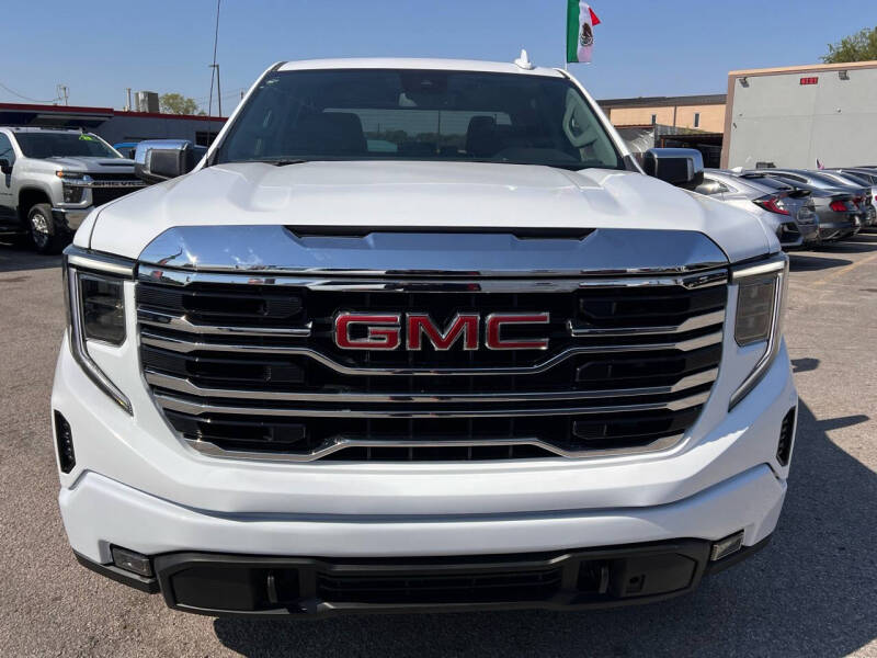 Used 2022 GMC Sierra 1500 SLT with VIN 3GTPHDED8NG589943 for sale in Garland, TX