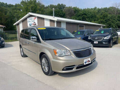 2014 Chrysler Town and Country for sale at Victor's Auto Sales Inc. in Indianola IA