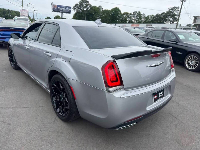 2018 Chrysler 300 S