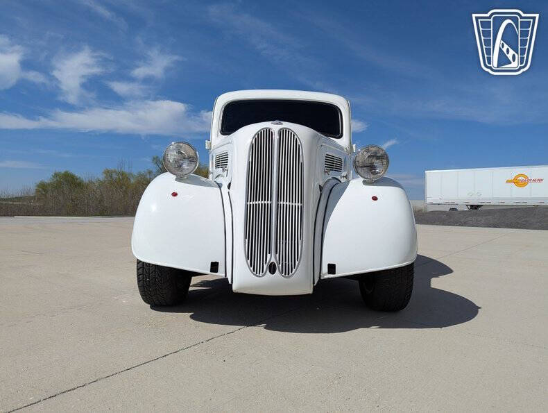 1948 Ford Anglia