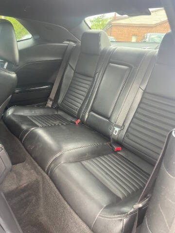 2014 Dodge Challenger SXT Plus