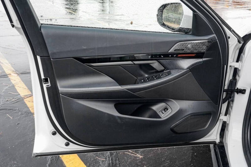 2025 BMW 5 Series 530i xDrive