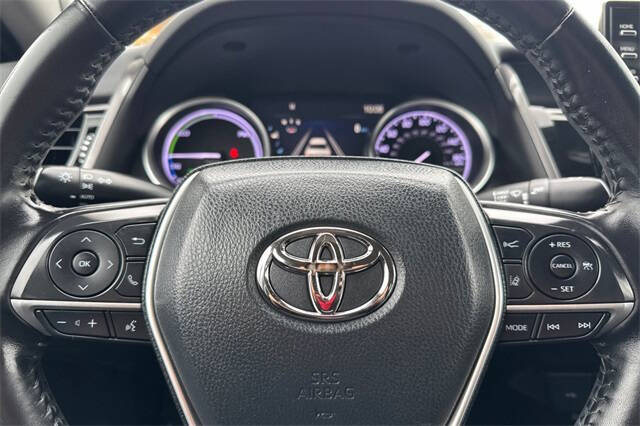 2021 Toyota Camry Hybrid XLE