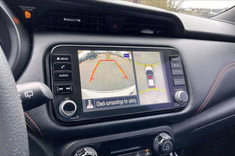 2021 Nissan Kicks SR