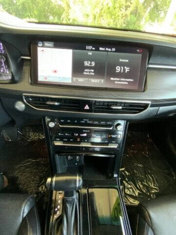 2020 Kia Cadenza Technology