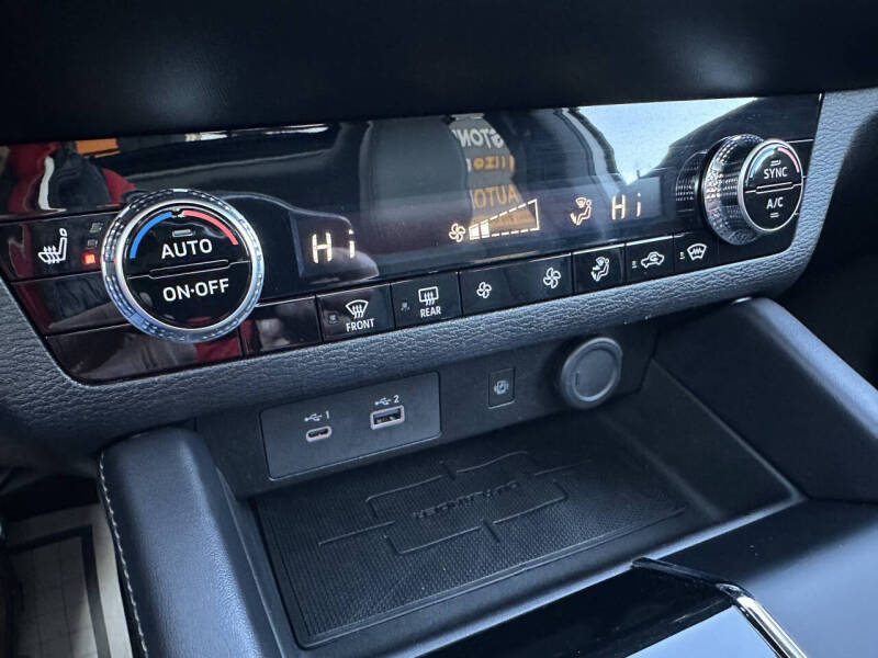 2023 Mitsubishi Outlander PHEV SE