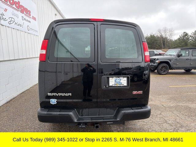 2022 GMC Savana 2500