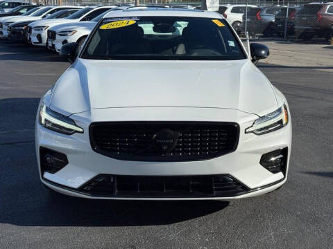 2024 Volvo S60 B5 Plus Black Edition