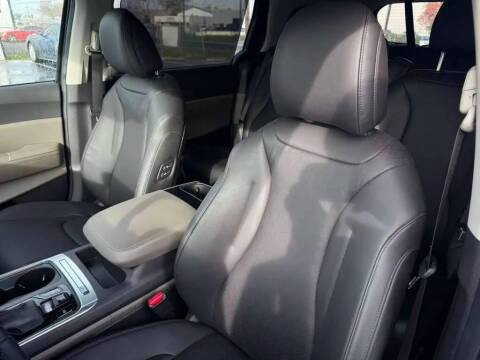 2025 Kia Carnival EX