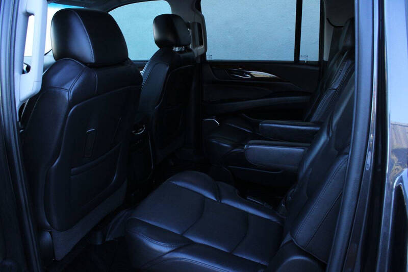 2018 Cadillac Escalade ESV Premium Luxury