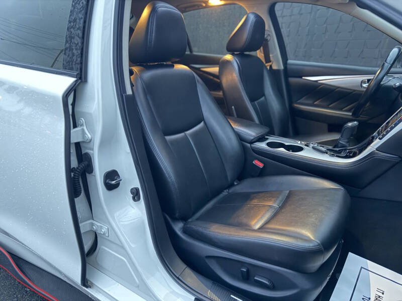 2021 Infiniti Q50 Luxe