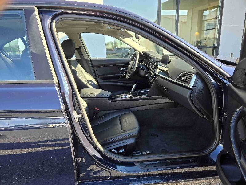 2017 BMW 3 Series 320i xDrive