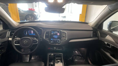 2025 Volvo XC90 B5 Core Bright Theme