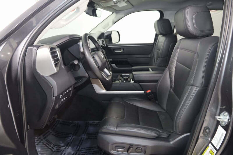 2023 Toyota Tundra Limited HV