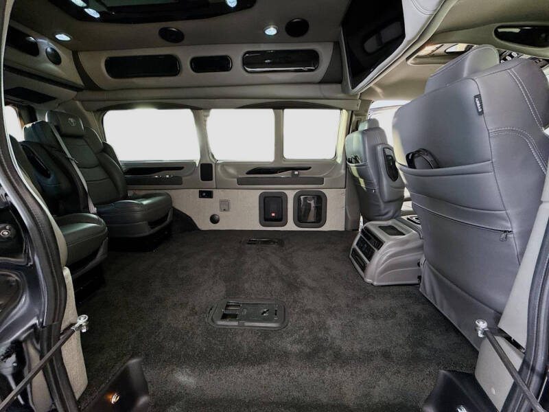 2025 GMC Savana 2500