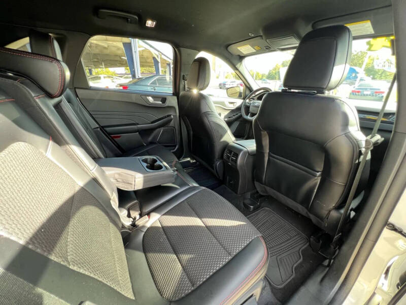 2024 Ford Escape Hybrid ST-Line