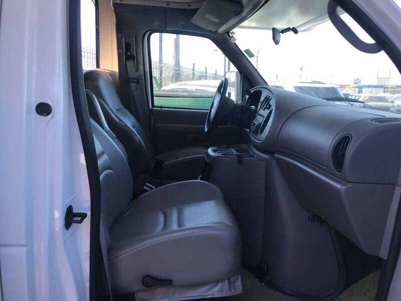 2002 Ford E-Series E-350 SD