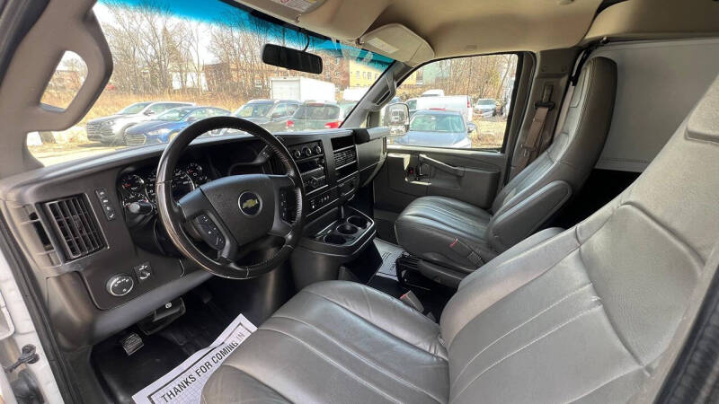 2023 Chevrolet Express 2500