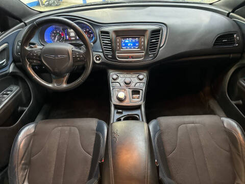 2015 Chrysler 200 S