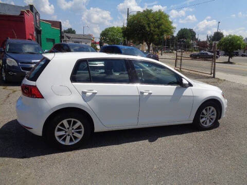2016 Volkswagen Golf TSI SE