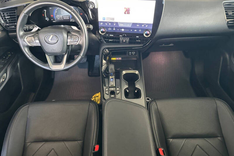 2025 Lexus NX 450h+