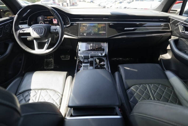 2022 Audi SQ7 4.0T quattro Premium Plus