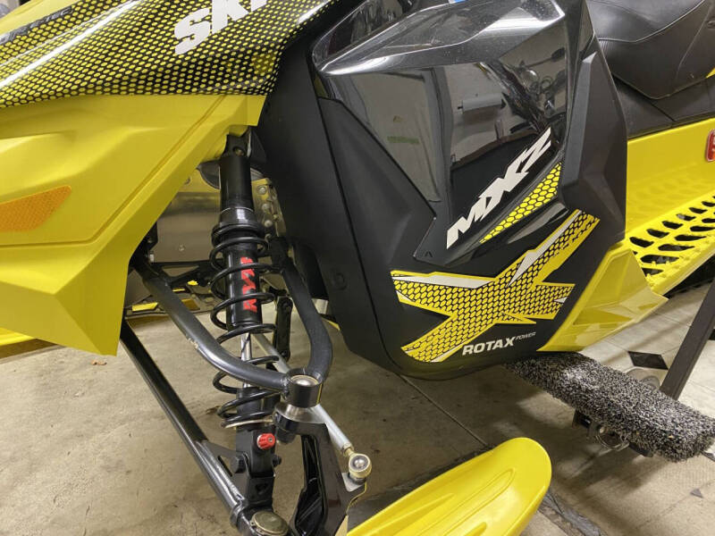 2015 Ski-Doo MXZ  X800R E-Tec